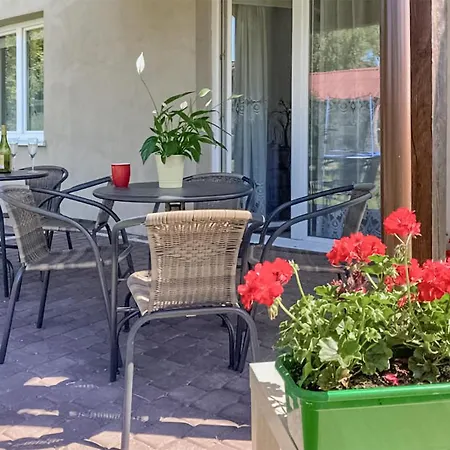 2 Bedroom Amazing In Ferienhaus Warzenko